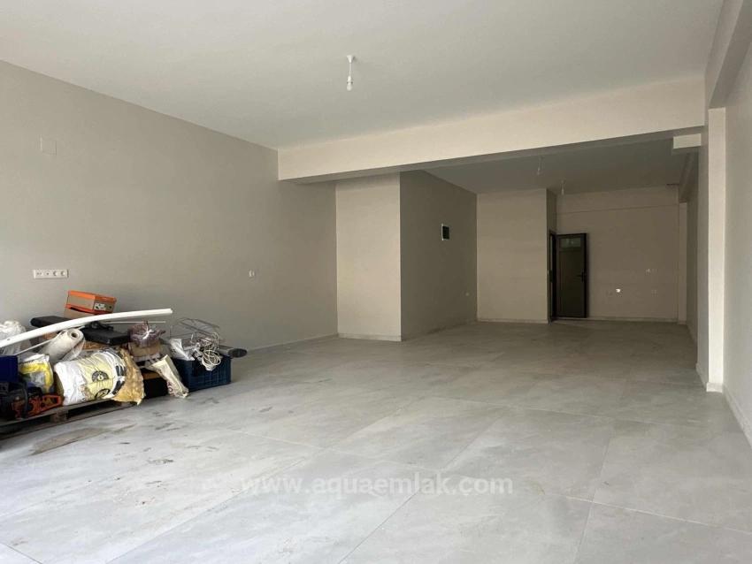 Toparlar Hauptstraße Über Der Mietladen / Geschäft