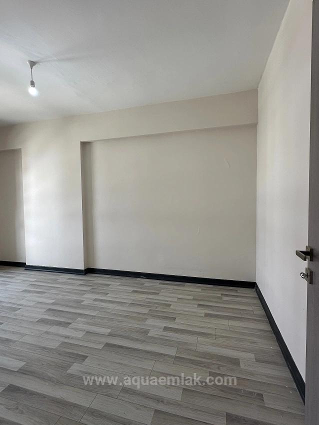 3+1-Zimmer-Wohnung Im 2. Stock Einer Wohnanlage Mit Sicherheitsdienst In Köyceğiz Zu Vermieten. Alle Zimmer Sind Klimatisiert.