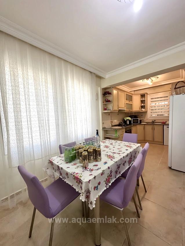 Villa Mit Pool Auf Einem Grundstück Im Stadtteil Fethiye Akarca