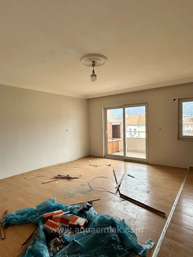 Geräumige 3+1-Wohnung Zur Miete Im Zentrum Von Köyceğiz