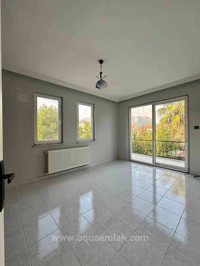 Im Zentrum Von Köyceğiz Und Innerhalb Der Anlage 5 Zimmer 1 Salon Zur Miete Haus