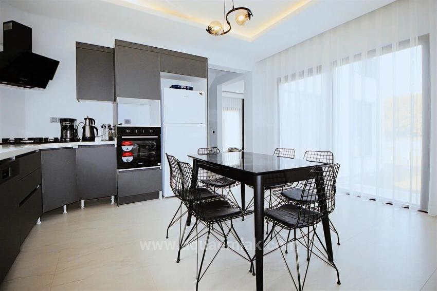 Freistehende Villa Mit 4+1 Bädern In Köyceğiz Zu Vermieten. Alle Zimmer Klimatisiert.