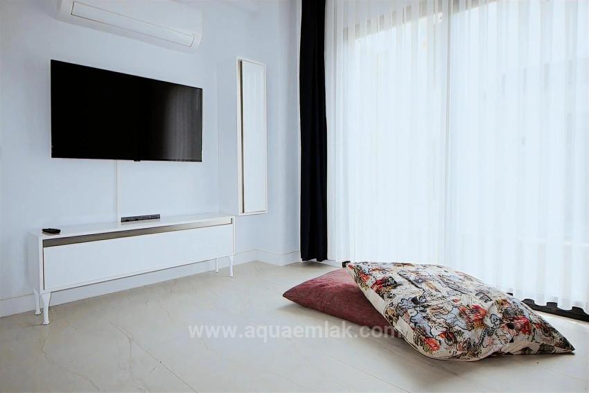 Freistehende Villa Mit 4+1 Bädern In Köyceğiz Zu Vermieten. Alle Zimmer Klimatisiert.