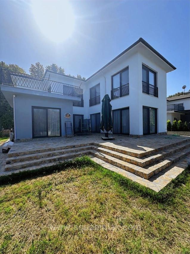 Freistehende Villa Mit 4+1 Bädern In Köyceğiz Zu Vermieten. Alle Zimmer Klimatisiert.