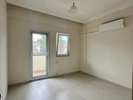 Drei Klimatisierte 3+1-Maisonette-Wohnungen Im Stadtzentrum Von Köyceğiz Zu Vermieten.