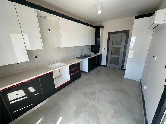 3+1-Zimmer-Wohnung Im 2. Stock Einer Wohnanlage Mit Sicherheitsdienst In Köyceğiz Zu Vermieten. Alle Zimmer Sind Klimatisiert.