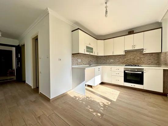 Zentrale Lage In Köyceğiz Mit Geschlossenem Balkon Und Klimaanlage 1+1 Wohnung