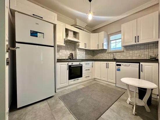 Im Zentrum von Köyceğiz klimatisiert und möbliert Duplex 3+1 Wohnung