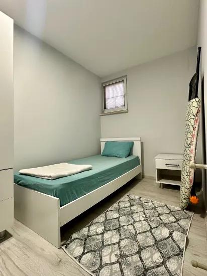 Im Zentrum von Köyceğiz klimatisiert und möbliert Duplex 3+1 Wohnung