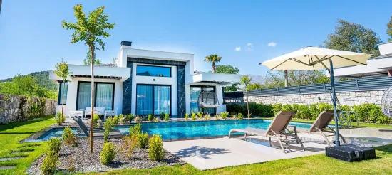 Köyceğiz Beyobası Stadtteil möbliert mit Pool zu vermieten freistehende Villa