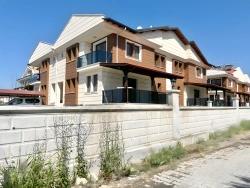 Villa Mit 3 Schlafzimmern Und 1 Wohnzimmer Zum Verkauf Im Zentrum Von Köyceğiz