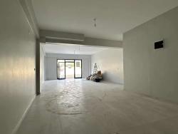 Ladenlokal/Geschäft Zu Vermieten In Der Toparlar Main Street