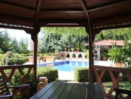 Luxusvilla Mit Pool In 1458 M² Grundstück Zum Verkauf In Köyceğiz