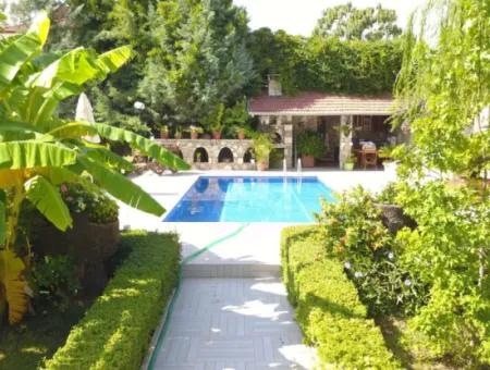 Luxusvilla Mit Pool In 1458 M² Grundstück Zum Verkauf In Köyceğiz