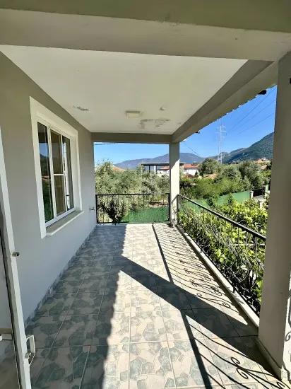 In Zeytinalanı Mahallesi, Spacious 3+1 Flat For Rent In Köyceğiz.