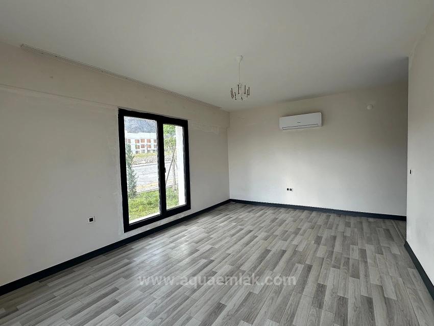 2+1 Apartment For Rent In Köyceğiz, Ground Floor, All Rooms Air-Conditioned, Within A Gated Community.