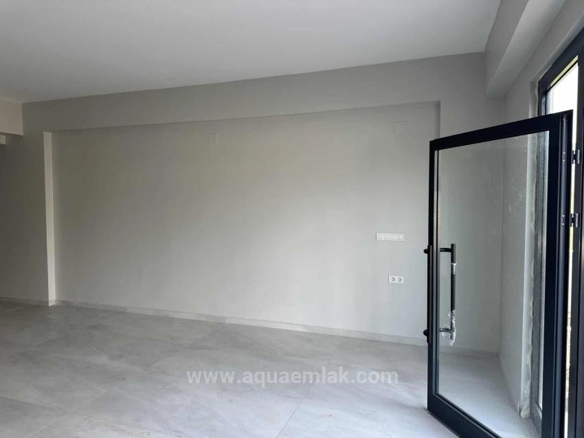 Shop/Store For Rent On Toparlar Main Street