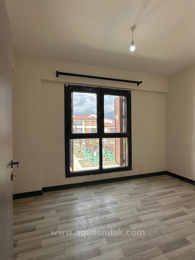 3+1 Apartment For Rent On The 2Nd Floor In A Gated Community In Köyceğiz, All Rooms Are Air-Conditioned.
