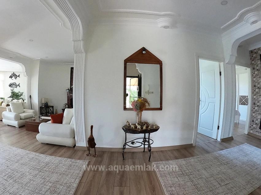 Luxury Villa With Pool On 1458 M² Land For Sale In Köyceğiz