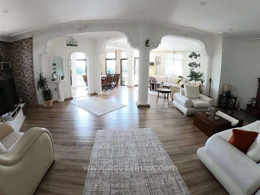 Luxury Villa With Pool On 1458 M² Land For Sale In Köyceğiz