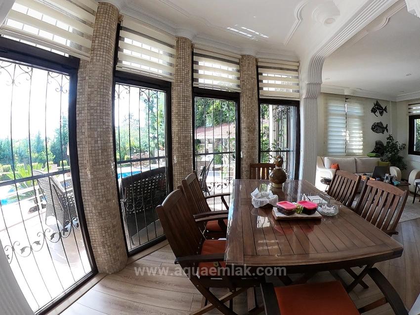 Luxury Villa With Pool On 1458 M² Land For Sale In Köyceğiz