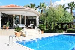 Luxury Villa With Pool On 1458 M² Land For Sale In Köyceğiz