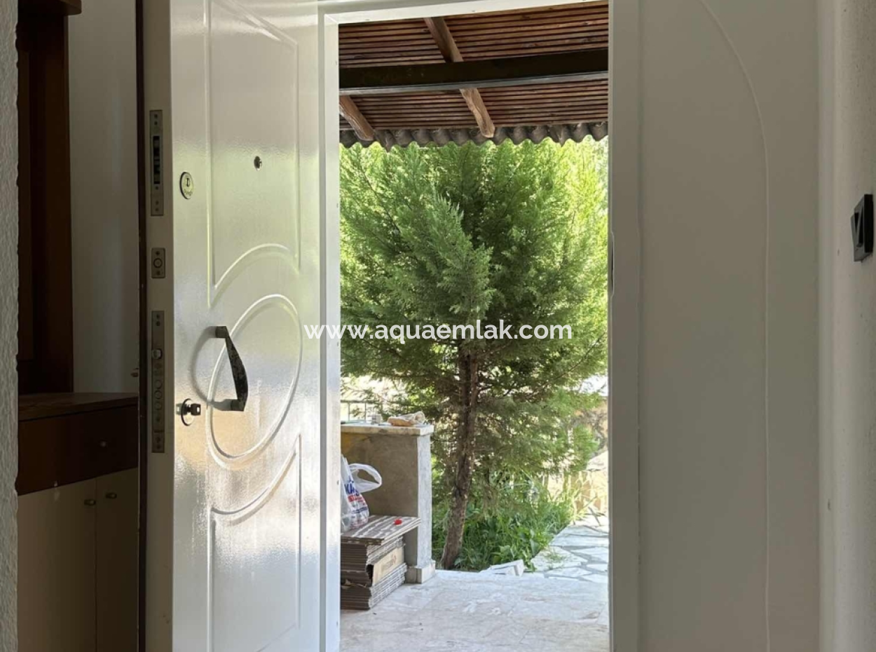 5 Rooms 1 Living Room Large House For Rent In The Center Of Köyceğiz