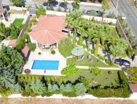 Luxury Villa With Pool In 1458 M² Land For Sale In Köyceğiz