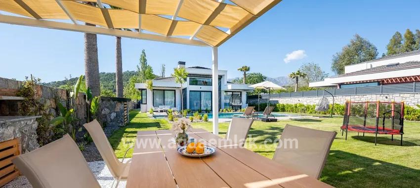 В аренду Вилла 2+1 в Beyobası Köyceğiz - 140 m²