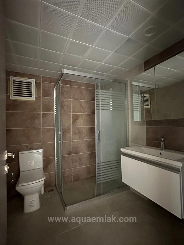 Köyceğiz De Site İcinde Bahçe Kat Tum Odalari Klimali 2+1 Kiralik Daire