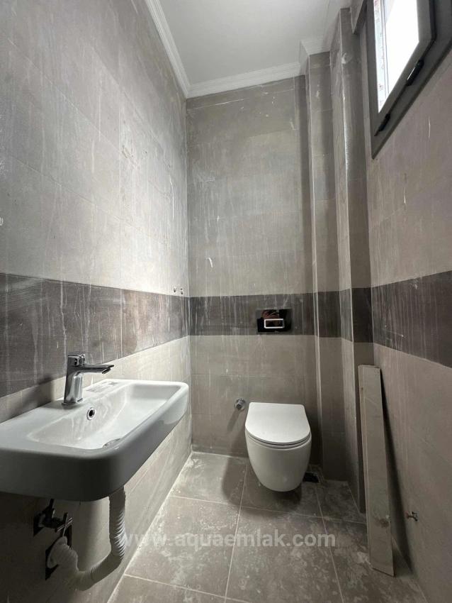 Toparlar Ana Cadde Üzerinde Kiralık Dükkan/Mağaza