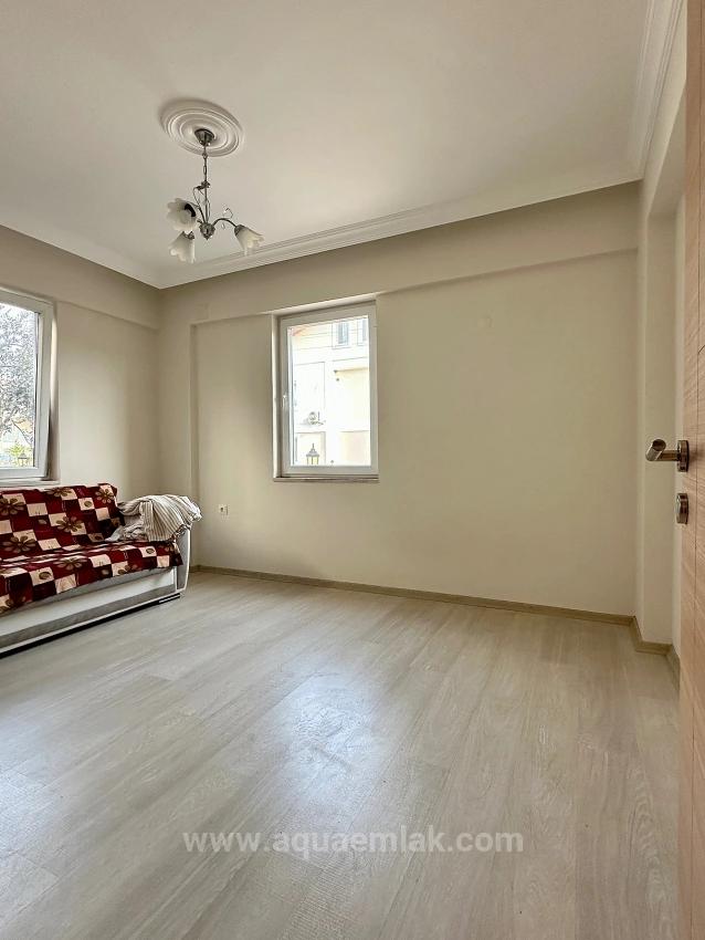 Köyceğiz Merkezde Kiralık Daire. Bahçe Katı 2+1 Kapalı Mutfak & Klimalı