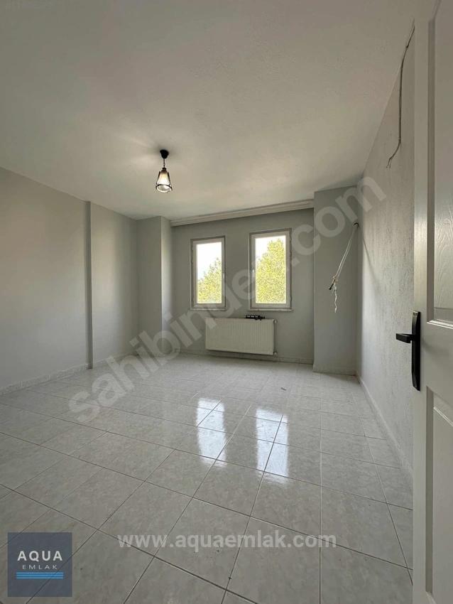 Merkezde Ve Site İçerisinde 5 Oda 1 Salon Kiralık Ev