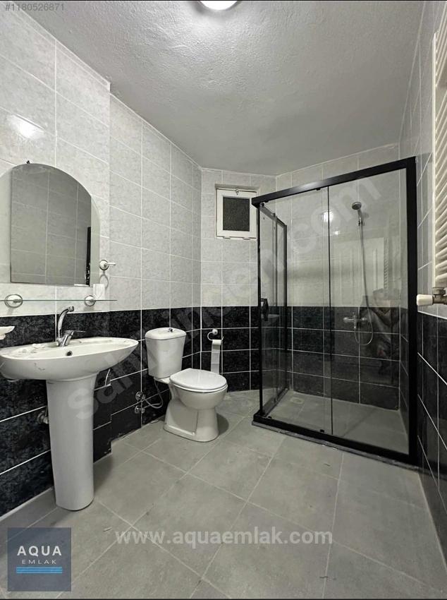 Merkezde Ve Site İçerisinde 5 Oda 1 Salon Kiralık Ev