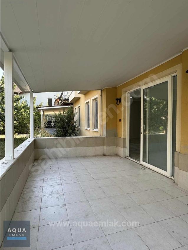 Merkezde Ve Site İçerisinde 5 Oda 1 Salon Kiralık Ev