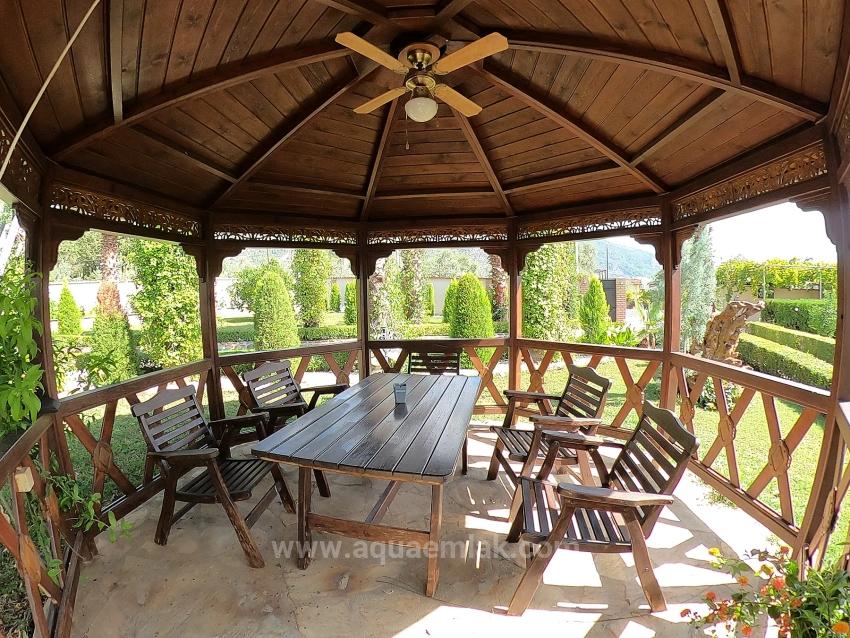 Köyceğiz'de Satılık 1458 M² Arsa İçerisinde Havuzlu Lüks Villa