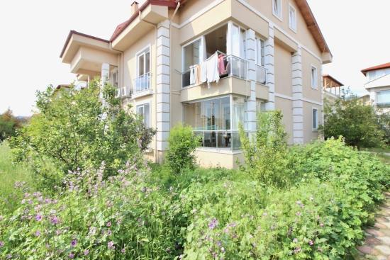 Köyceğiz Merkezde Bahçeli Satılık 2+1 Daire