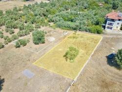 Zeytinalanında Göl Manzaralı 930M2 Hisseli Satılık Arazi