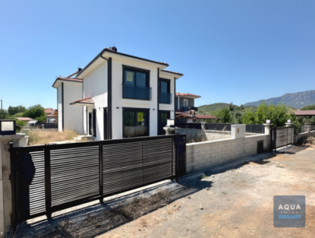 Köyceğiz Beyobası Mah. Yeni Yapılmış 2+1 Özel Bahçeli Ev