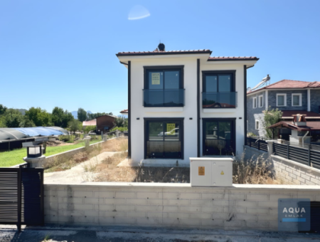 Köyceğiz Beyobası Mah. Yeni Yapılmış 2+1 Özel Bahçeli Ev